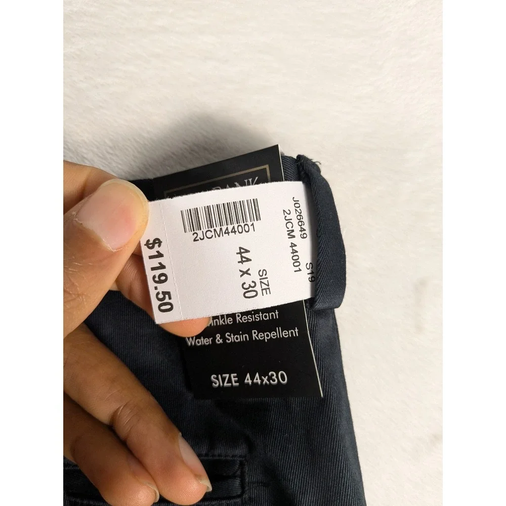 NWT $120 Jos A Bank Traveler Mens 44x30 Pants Wrinkle‎ Resistant Cotton Blend